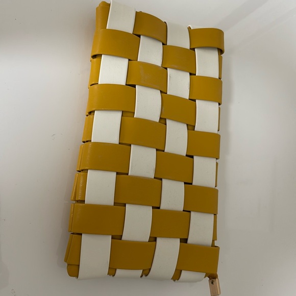 Anthropologie Woven Clutch,  NWOT YELLOW/CREME, with gold chain and BELT - Picture 1 of 6